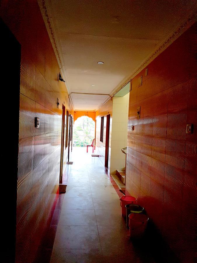 Hotel Swarg プリ エクステリア 写真